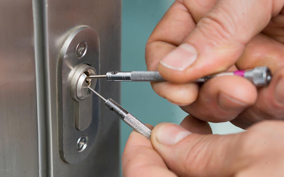 professionnel serrurier dépannage Paris 7